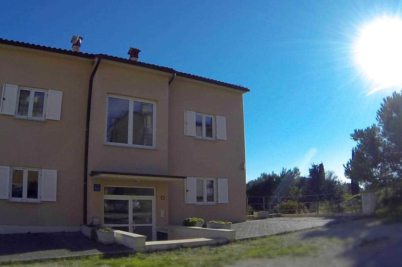 Apartment Punta Premantura E With Garden Exteriör bild