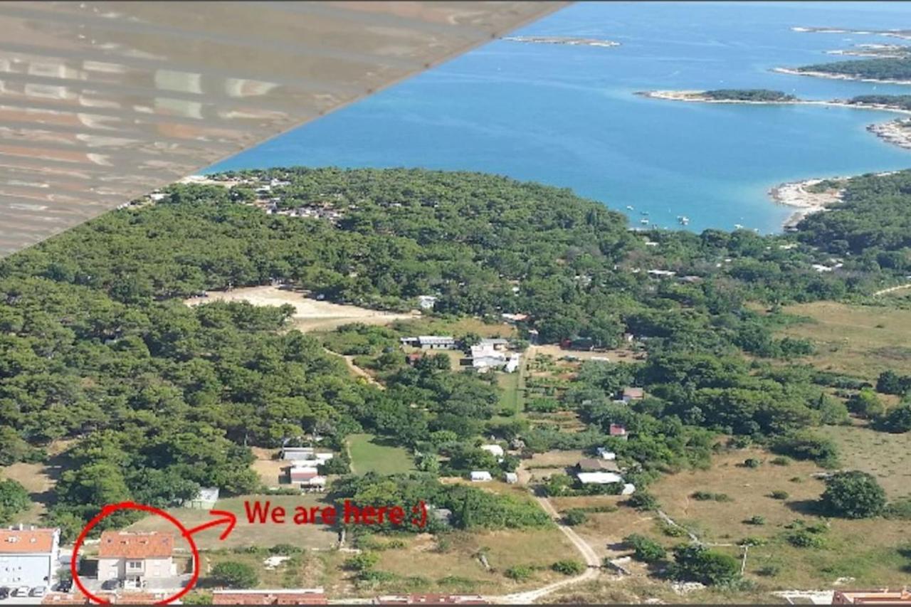Apartment Punta Premantura E With Garden Exteriör bild