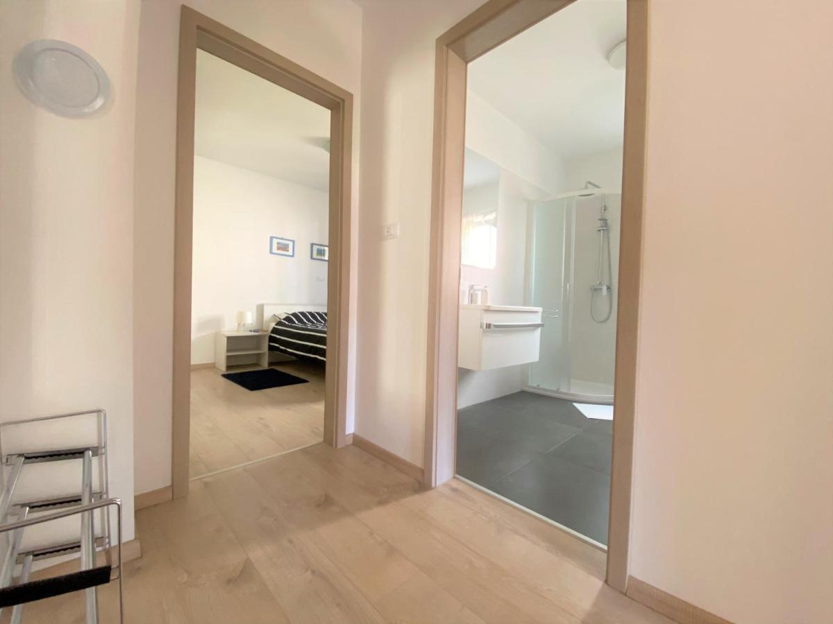 Apartment Punta Premantura E With Garden Exteriör bild