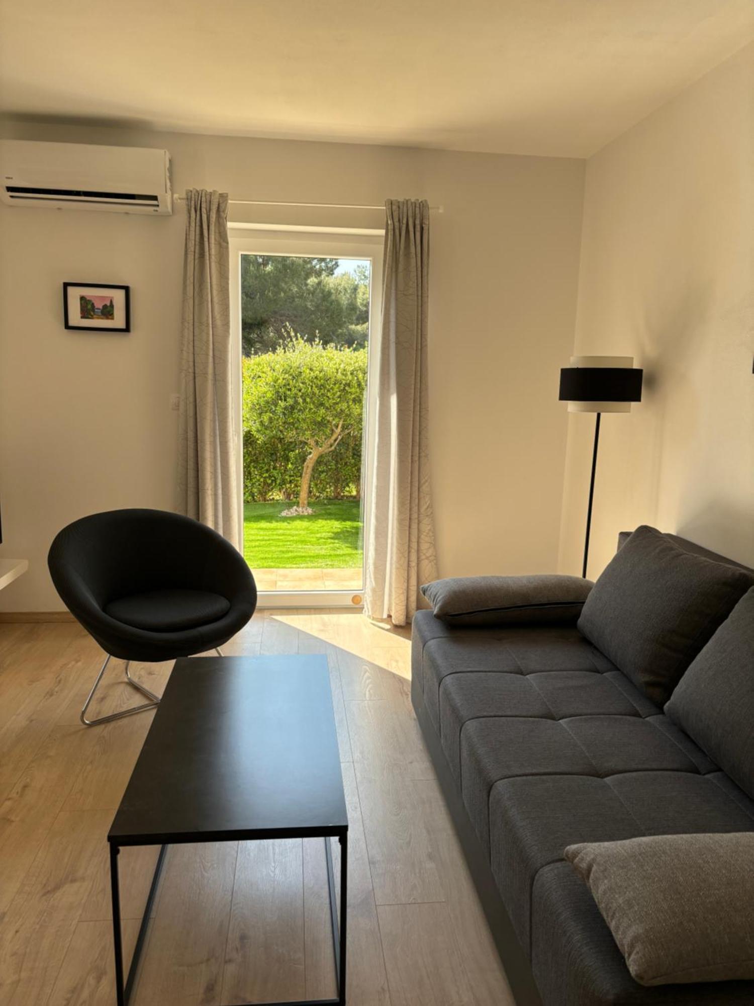 Apartment Punta Premantura E With Garden Exteriör bild